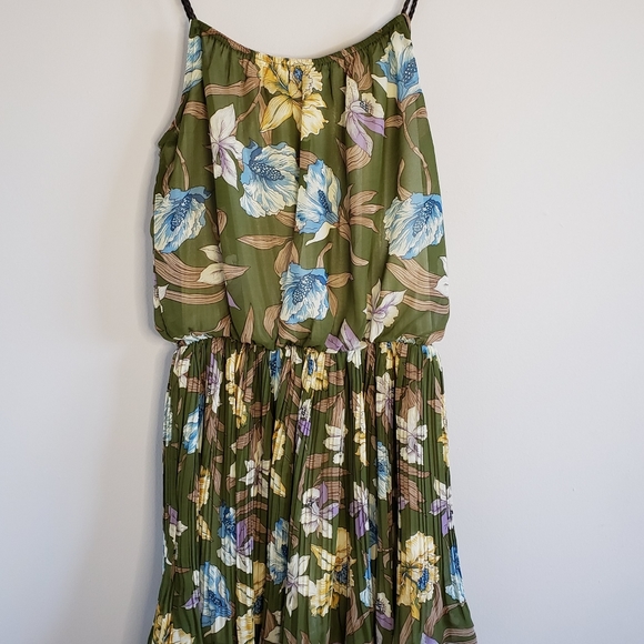 Tank Floral Dress Pleated Bottom - Picture 5 of 8